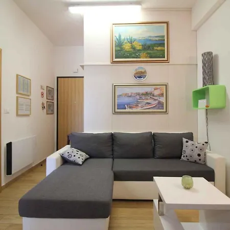 In Porec/istrien 9856 Apartment